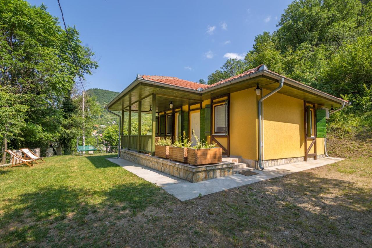 Vila Camelia Golubac Exteriör bild