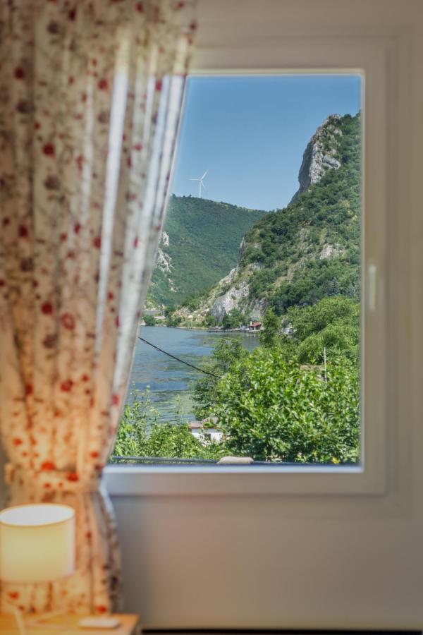 Vila Camelia Golubac Exteriör bild